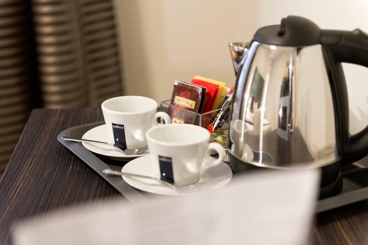 Adrianus Hotel Рим Экстерьер фото